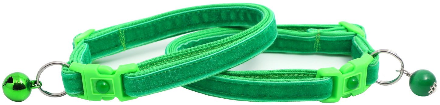 Soft Kelly Green Velvet Cat Collar-3